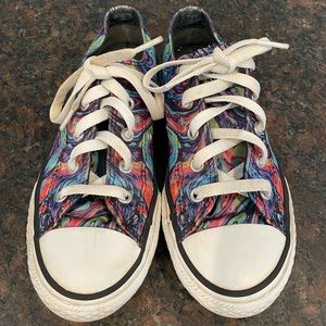 Girls converse low top